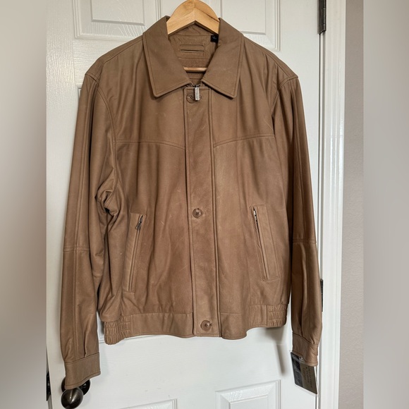 Roundtree & York Genuine Leather Size (L) New w/Tags